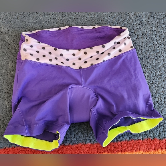 Lululemon Ruffled Reflective Biker Shorts - Picture 2 of 6
